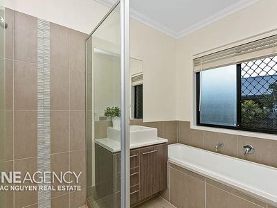 13 Dinnigan Cr, Durack