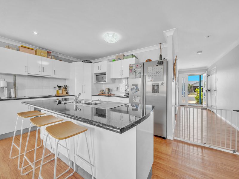 2 / 56 Lakeside Drive, Emerald
