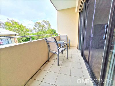 305 / 350 Esplanade, Scarness