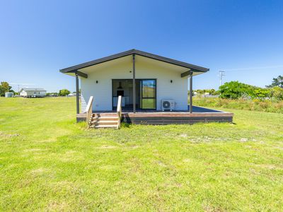 20 Journeys End, Tapora