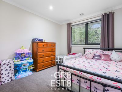 5 ZEUS AVENUE, Cranbourne West