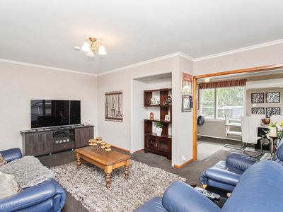 23 Damien Place, Bromley