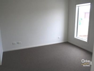 7 Snowy Drive, Lynbrook