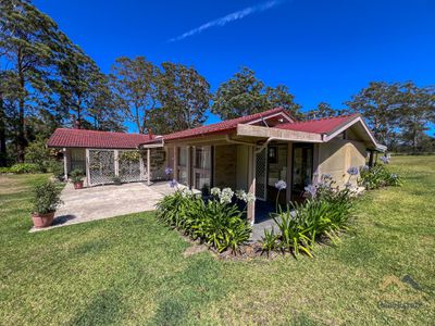 323 Blackhead Road, Hallidays Point