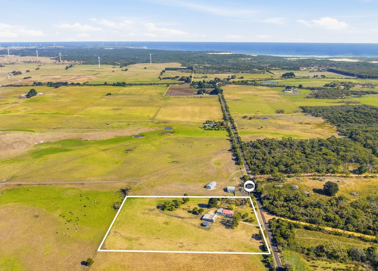 138 Oakleys Road, Portland