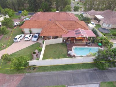 2 Flame Tree Cl, Hamlyn Terrace