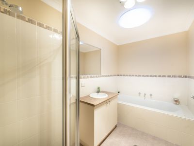 145 Halloran Drive, Jerrabomberra