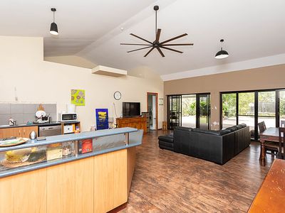 72 Rainforest Close, Sugarloaf