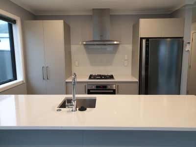 27 Kaki Drive, Kenepuru