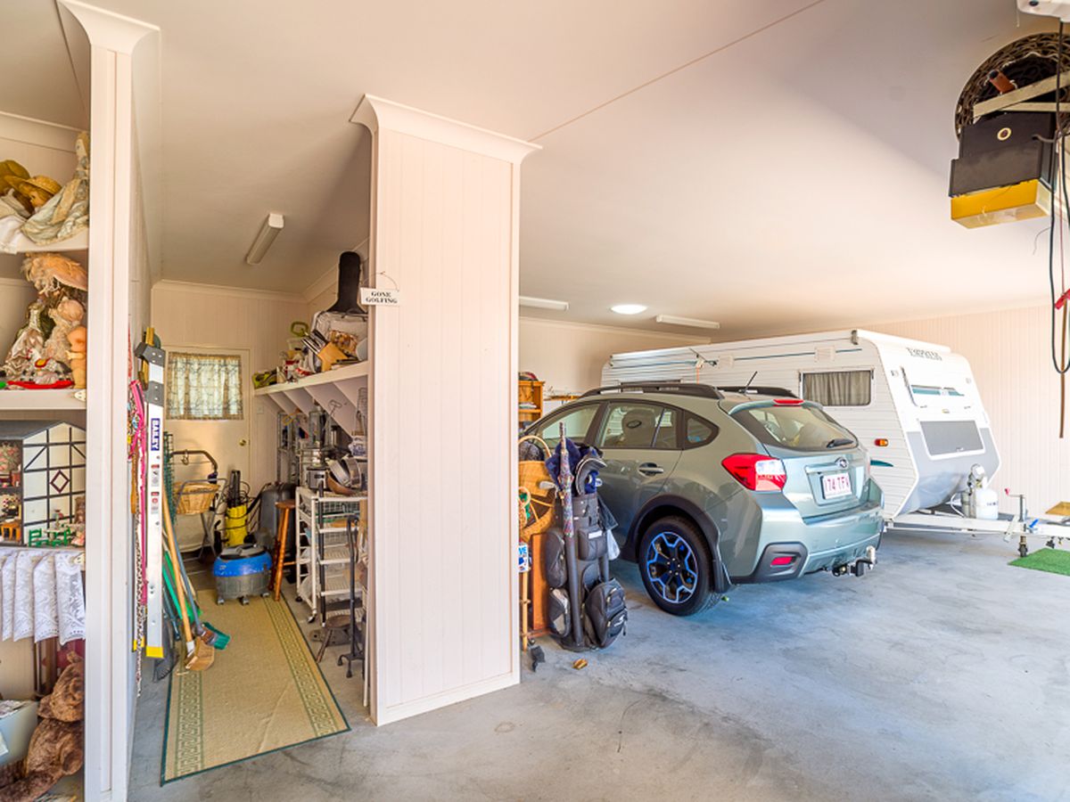 6 Daphne Court, Torquay