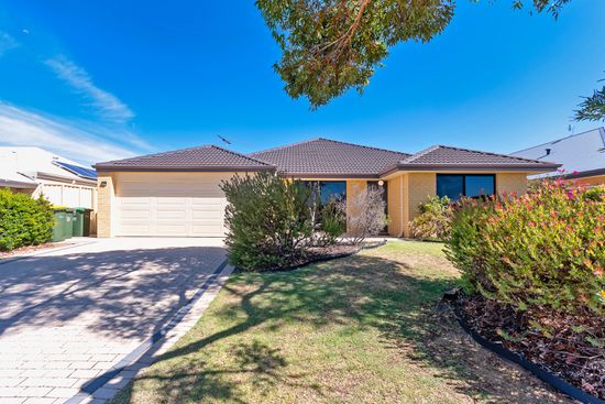 15 Cyandra Loop, Banksia Grove