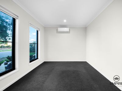 9 Zagros Street, Clyde North