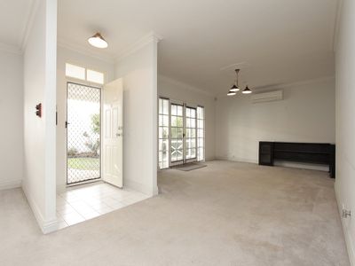 2 / 19 Kitchener Avenue, Victoria Park