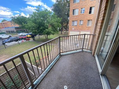 27 / 3 Riverpark Drive, Liverpool