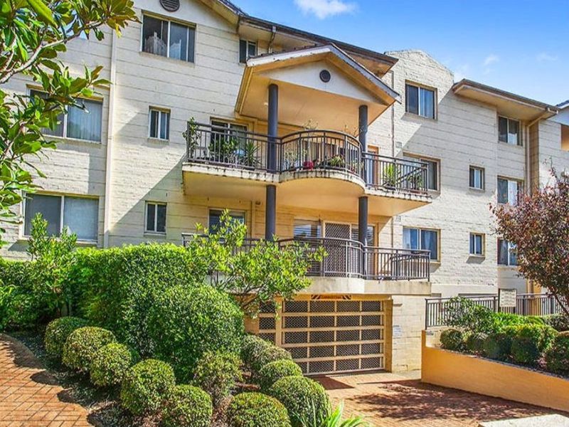 8 / 37-39 Sherbrook Road, Hornsby