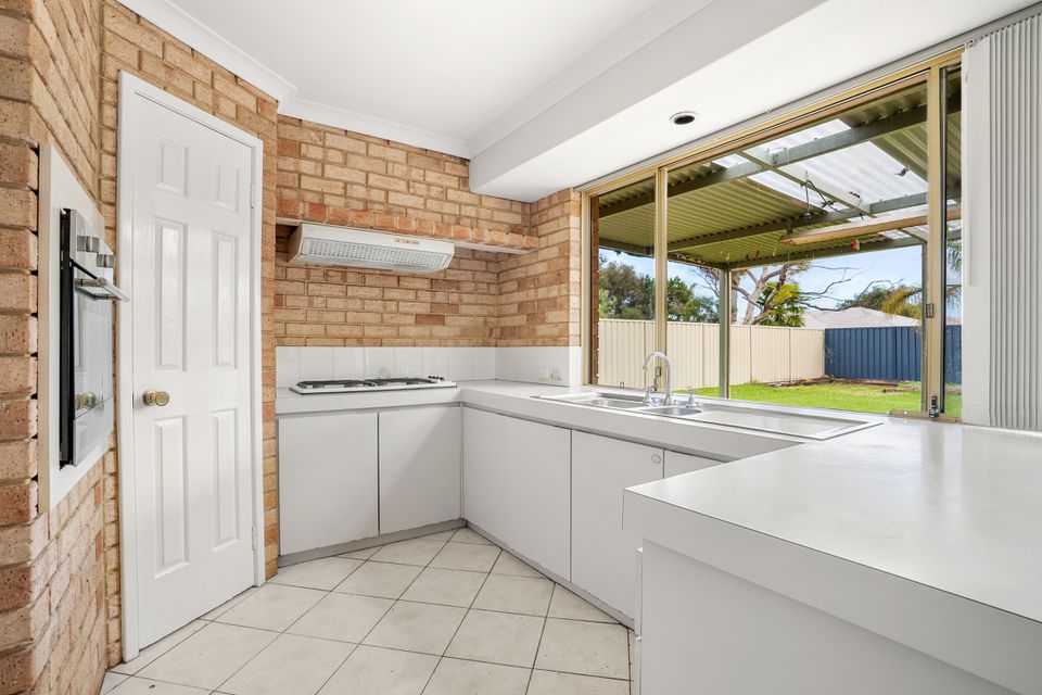 5 LISBON PLACE, Warnbro