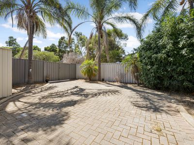 27 Willowmead Way, Kelmscott