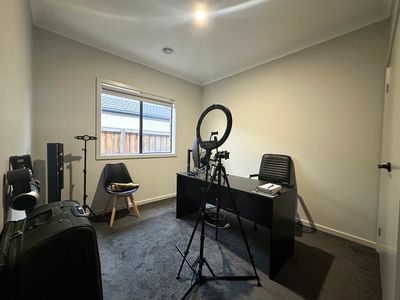 18 Petros St, Fraser Rise