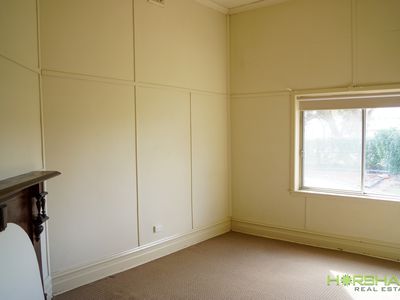 12 Railway Avenue, Horsham