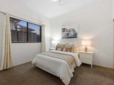 42 Gordon Crescent, Wakerley