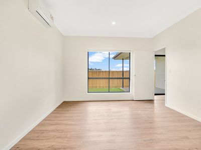 2 / 7 Frogmouth Street, Upper Coomera