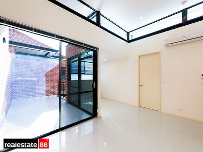 9 / 33 Windsor Street, Perth