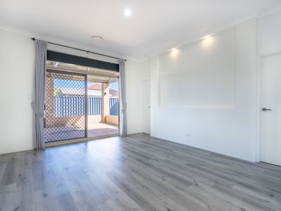 42 Achiever Avenue, Port Kennedy