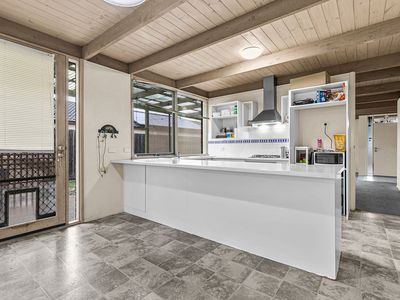 15 Silvereye Crescent, Werribee