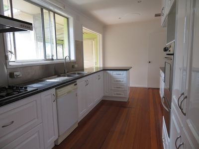 31 Ninevah Crescent, Wheelers Hill