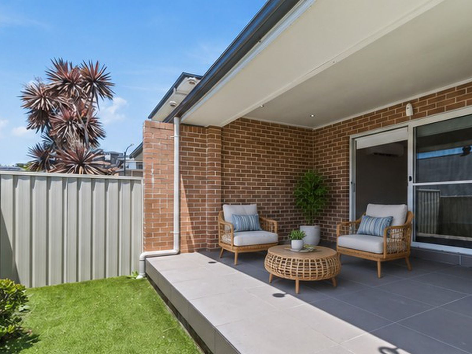 1 / 6 Pinnacle Way, Koonawarra