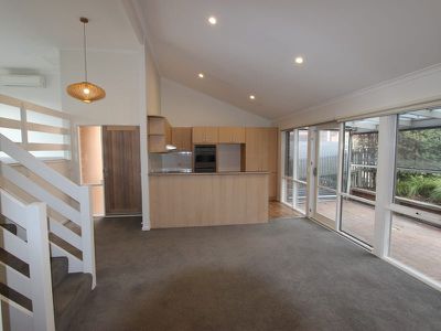 2 / 38 Wandana Drive, Wandana Heights