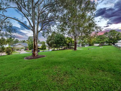 2 Barrington Crescent, Wakerley