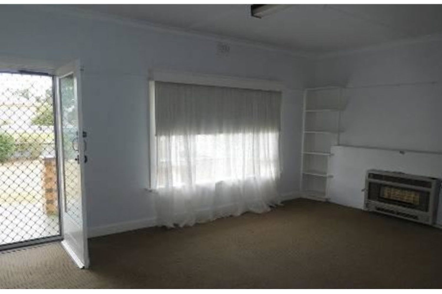 16 Johnson Street, Horsham