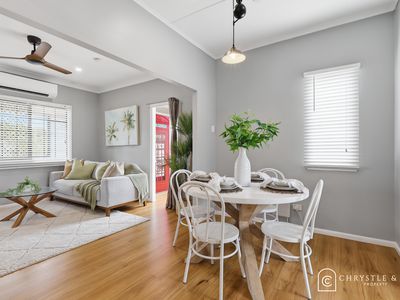 7 Hill End Road, Glenella