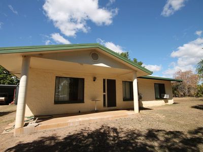 5 BROKER STREET, Grand Secret