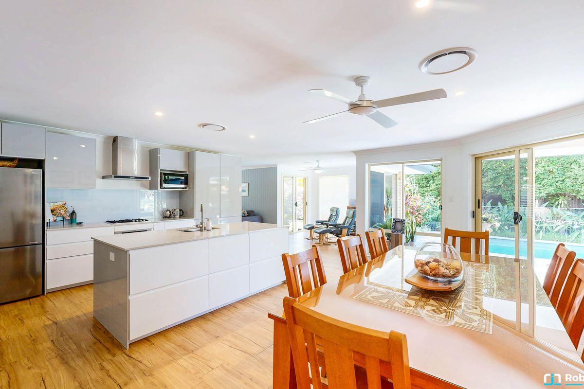 1 Feathertail Court, Tewantin