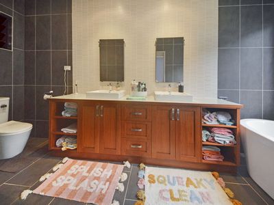 43 MORIARTY STREET, Goondi Hill