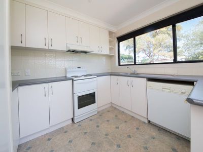 98 Twickenham Drive, Dubbo