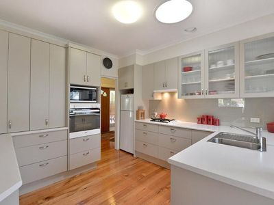 1 / 32 Doynton Parade, Mount Waverley