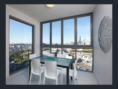 2033 / 16 Hamilton Place, Bowen Hills