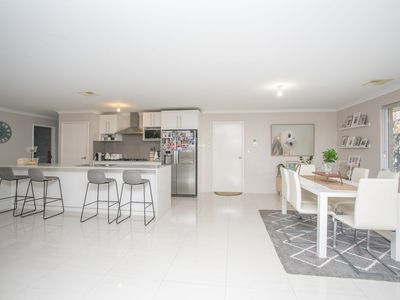 62 Salwood Loop, Banksia Grove