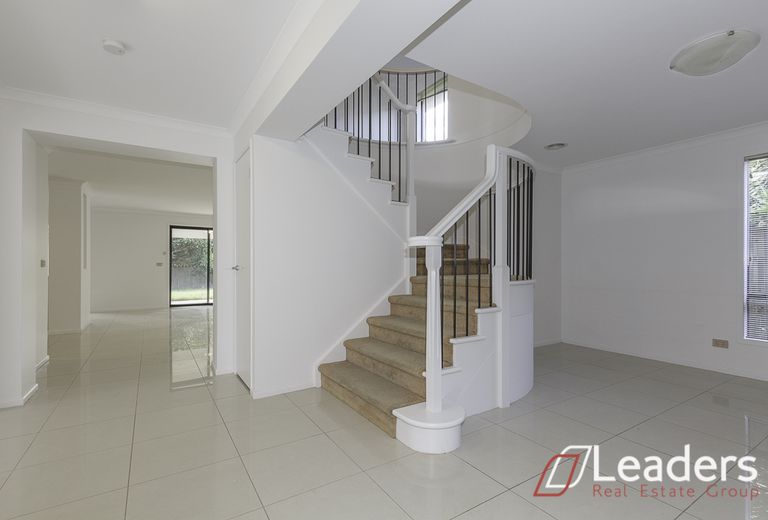 7 Waterstone Cove, Sanctuary Lakes