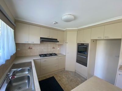 95 Chirnside Avenue, Werribee