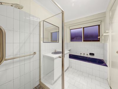 4 Wandin Court, Werribee South