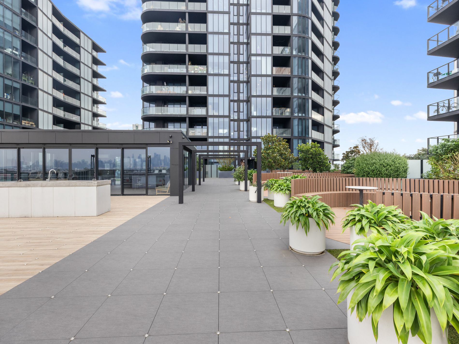 1402 / 6 Joseph Road, Footscray