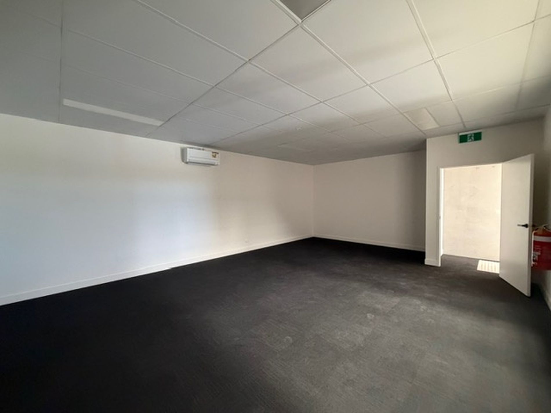 4 Moonah Circuit, Brooklyn