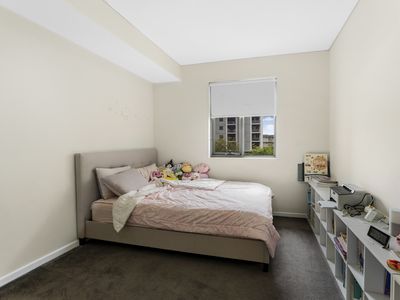 75 / 16 Midgegooroo Avenue, Cockburn Central