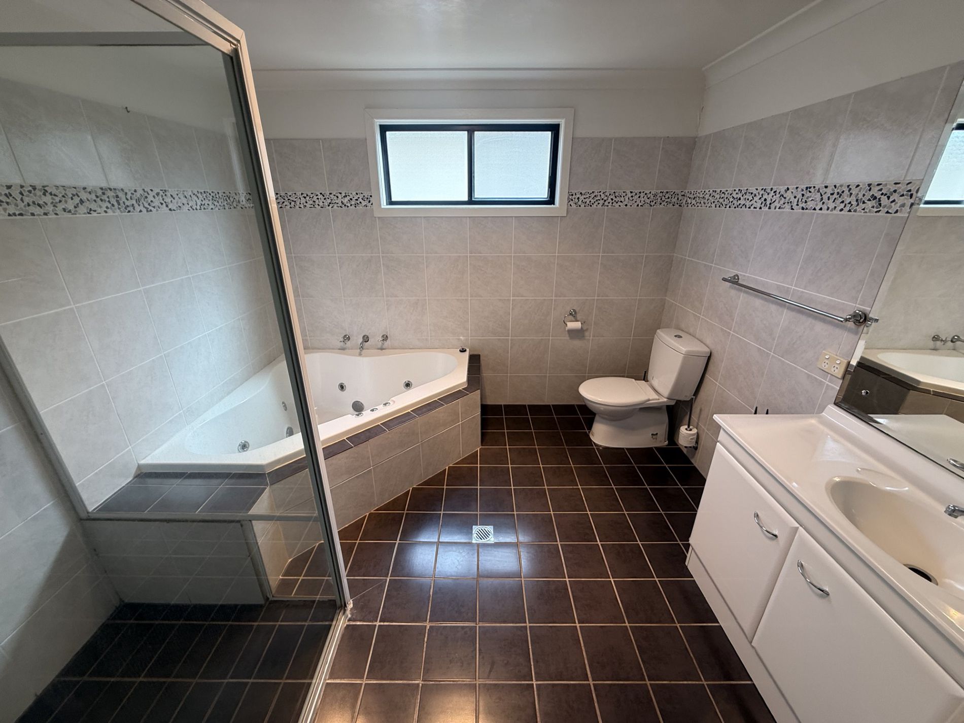 70 Ferry Street , Forbes