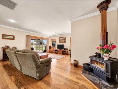 597 Table Top Road, Table Top