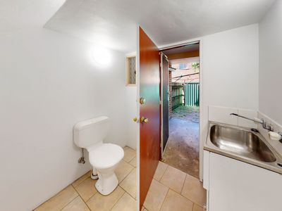 6 / 3 Railway Parade, Westmead